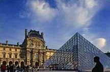 Pyramide du Louvre